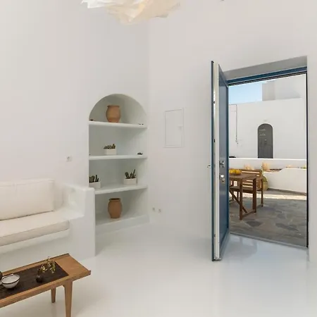 Milos Retreat Near Sarakiniko Apartment Plaka (Milos)